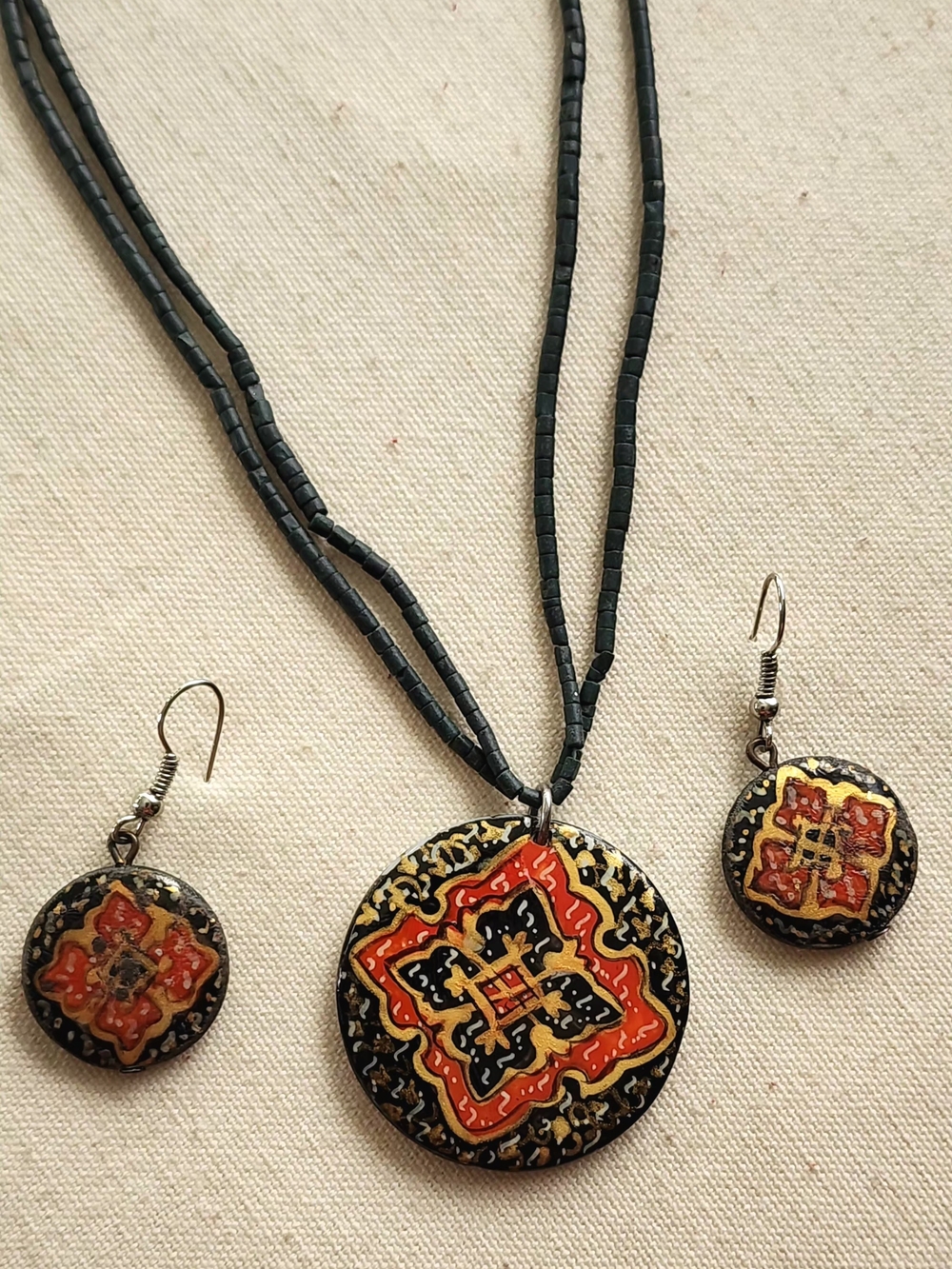 Hand-Painted Black and Red Mother Of Pearl Pendant Necklace & Earring Set